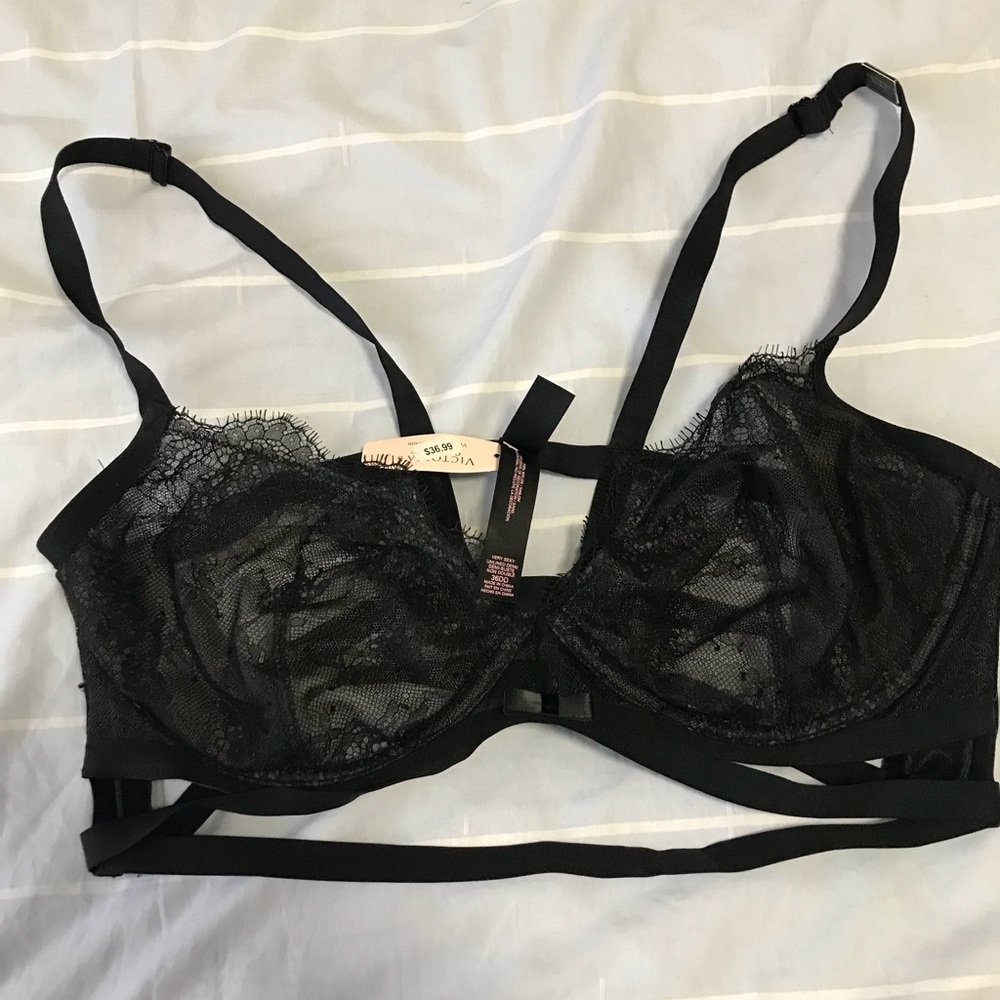 Victoria’s Secret sexy Demi lace bra